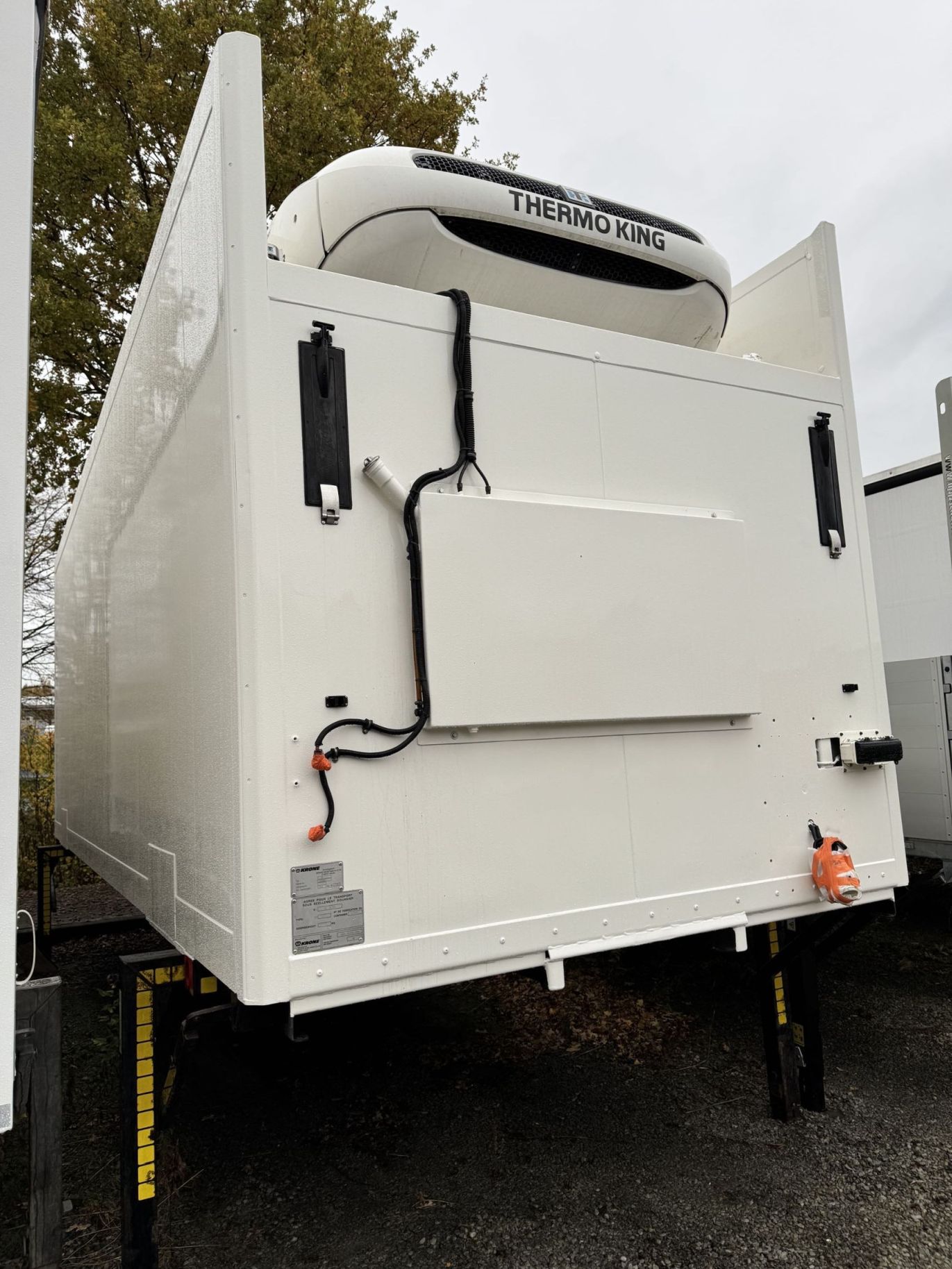 #21701 - Bild: 3 | Caisse mobile de congélation avec appareil de réfrigération | BDF-System 7.45 m, Wartung neu, LACK NEU in weiß