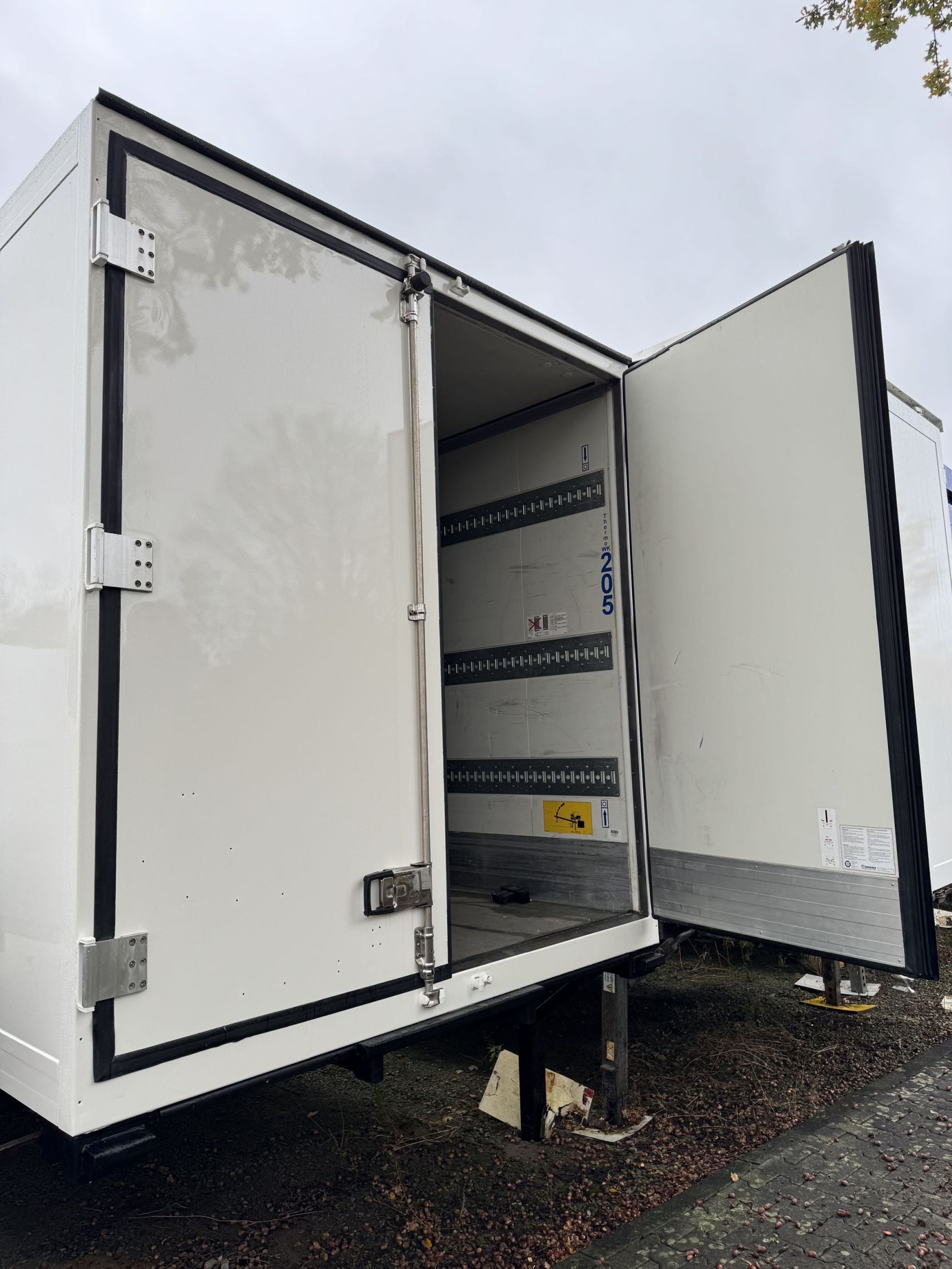 #21701 - Bild: 5 | Caisse mobile de congélation avec appareil de réfrigération | BDF-System 7.45 m, Wartung neu, LACK NEU in weiß