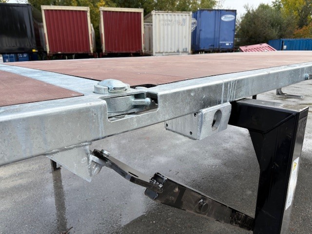 #LA128 - Bild: 12 | | BDF-System, 7.450 mm lang, mit TWIST-LOCKS im Rahmen für Transport von 20 Fuß Containern