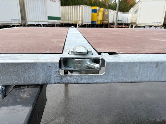 #LA128 - Bild: 9 | | BDF-System, 7.450 mm lang, mit TWIST-LOCKS im Rahmen für Transport von 20 Fuß Containern