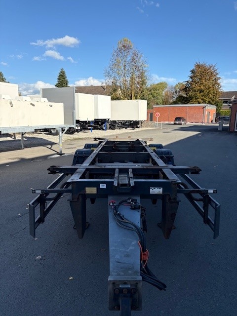 #21783 - Bild: 5 | Remolque con caja móvil de eje central | BDF-System, Standard, hochgekuppelt R 22,5