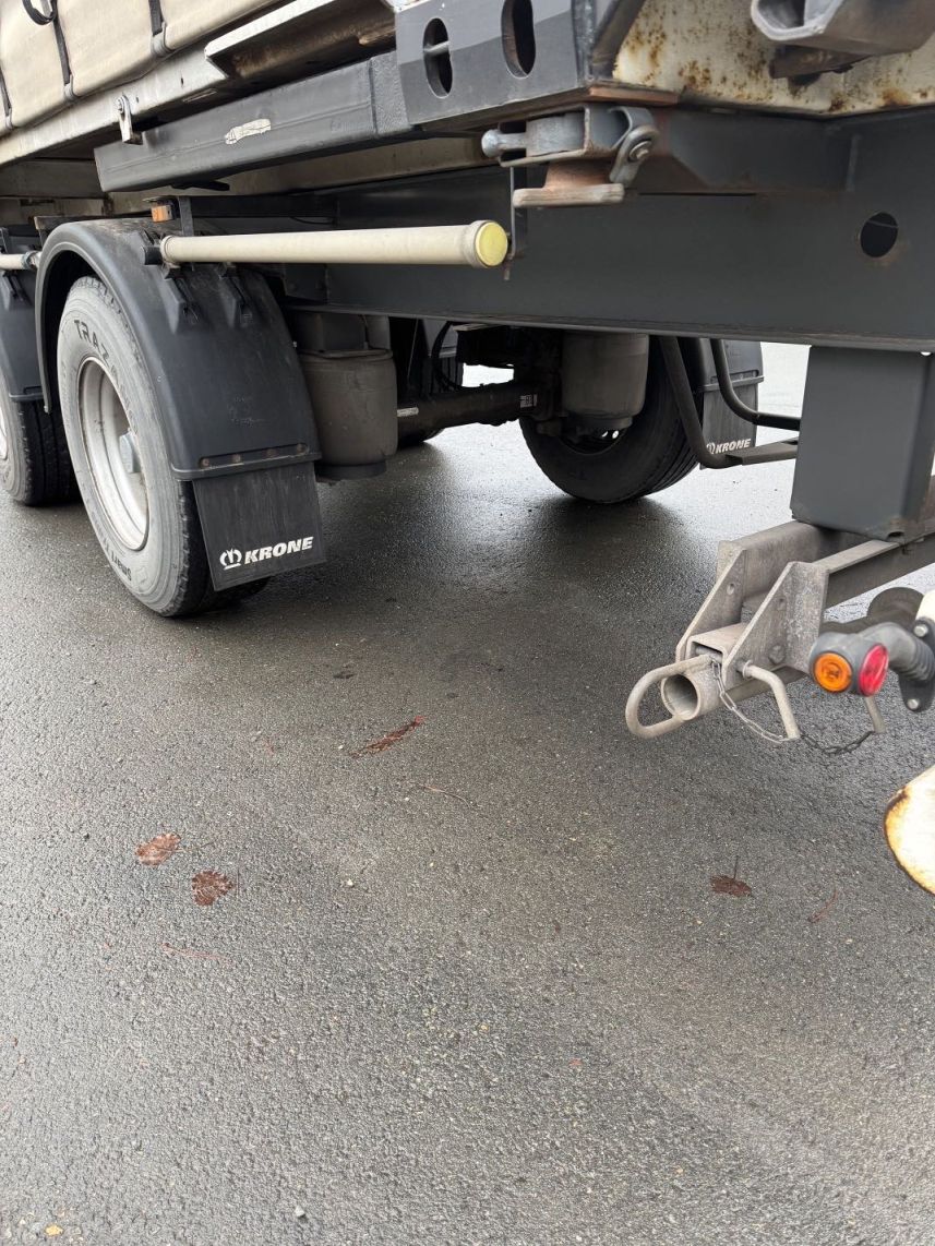 #21866 - Bild: 4 | Remorque à essieu central pour trafic interchangeable | Standard R22,5 hochgekuppelt,