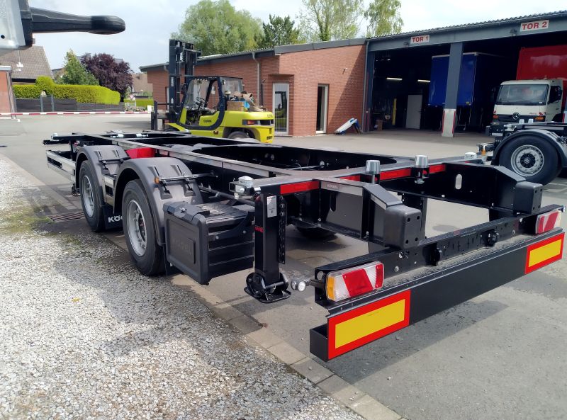 #LA014 - Bild: 7 | Central axle swap body trailer | BDF-System, Maxi gekröpftes Zugrohr, ohne Zulassung.