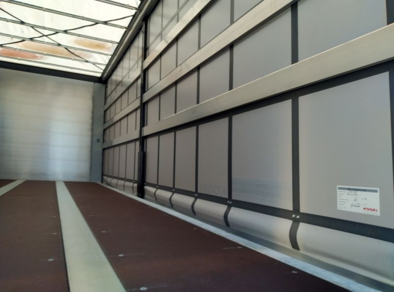 #21343 - Bild: 9 | Swap-body platform, sliding tarpaulin | BDF-System 7.450 mm lang, Eckhöhe: 2.750 mm, Farbe: RAL 9006 weißaluminium,