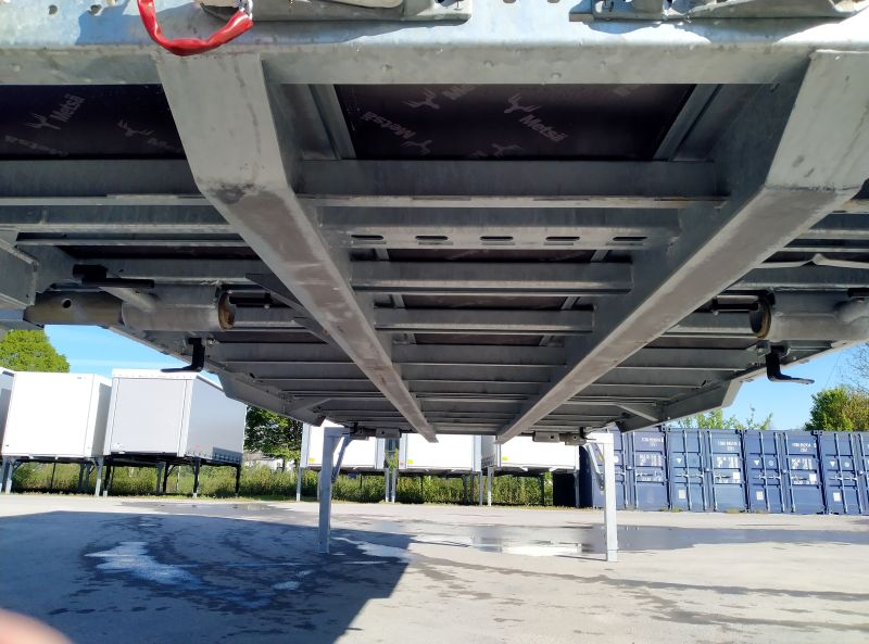 #LA022 - Bild: 8 | Swap-body platform, sliding tarpaulin | BDF-System, 7.450 mm lang, Farbe: weiß