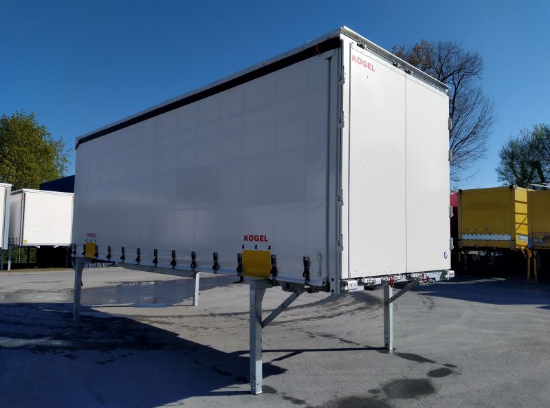 #LA022 - Bild: 10 | Swap-body platform, sliding tarpaulin | BDF-System, 7.450 mm lang, Farbe: weiß