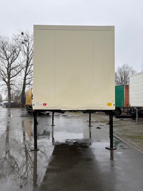 #LA114 - Bild: 5 | Wechselkoffer, isoliert | BDF-System 7.450 mm, LACK NEU, mit FENSTER